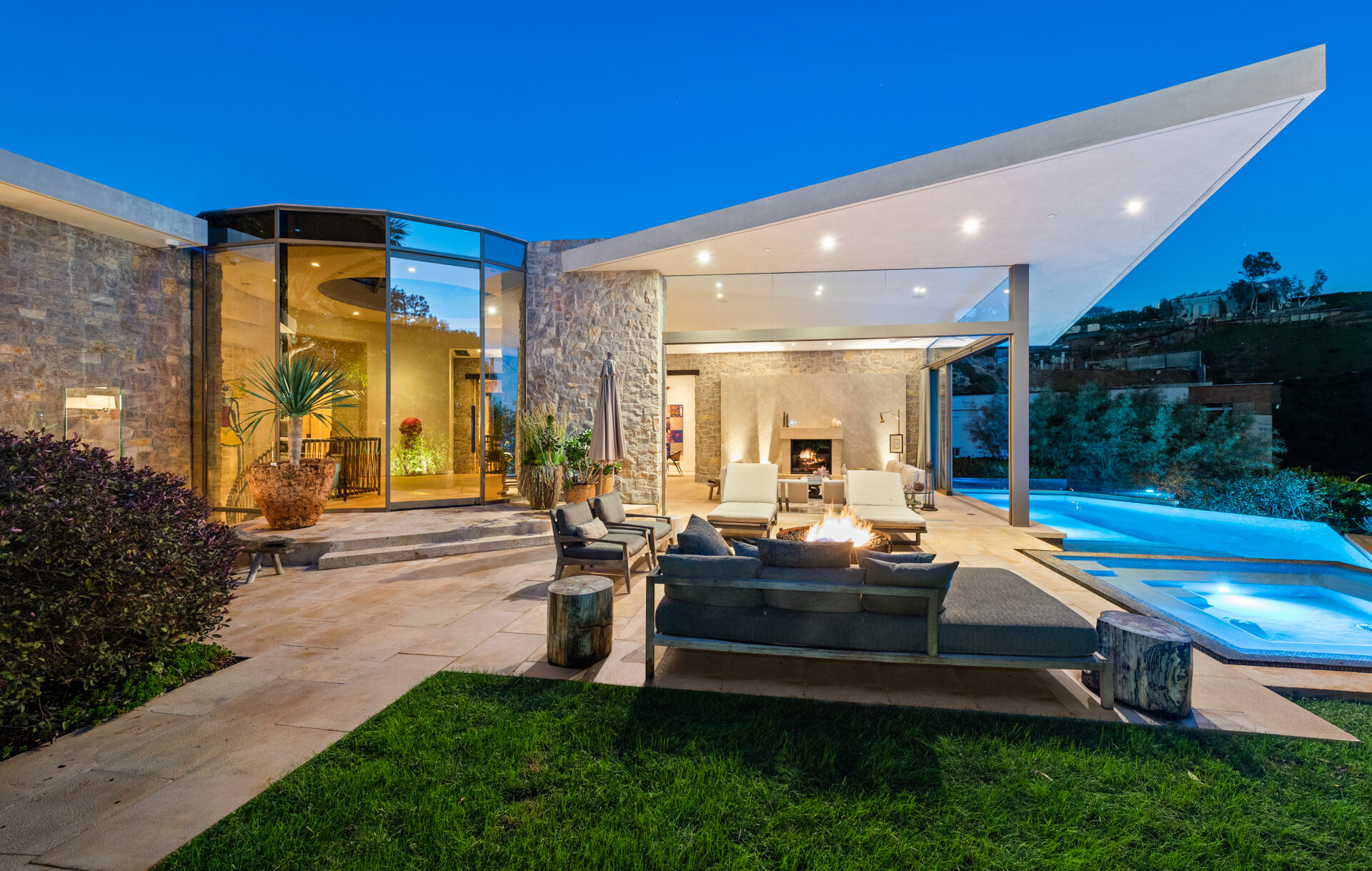 9233 Swallow Drive, Bird Streets | Plus Real Estate
